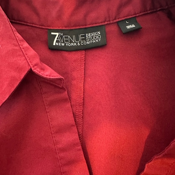 New York and Co Burgundy Button Down Shirt with Rhinestone Buttons Size Large - Picture 5 of 6